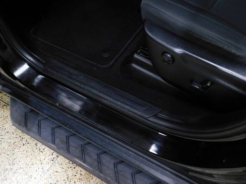 Used 2019 Jeep Grand Cherokee Laredo image 29