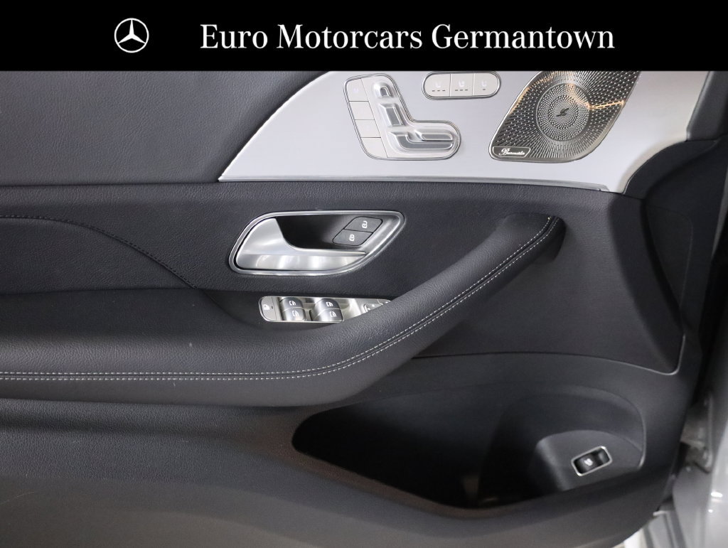 Used 2025 Mercedes-Benz GLE 450 4MATIC Coupe image 9