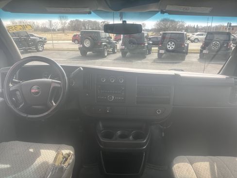 Used 2013 GMC Savana 3500 image 19
