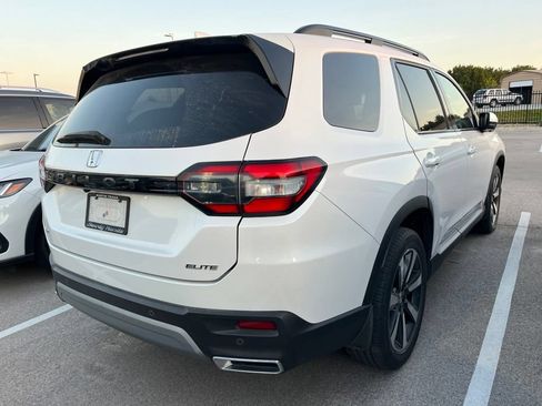 Used 2023 Honda Pilot Elite image 3