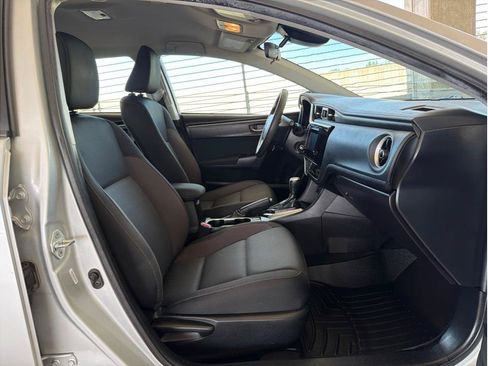 Used 2018 Toyota Corolla LE FWD image 14