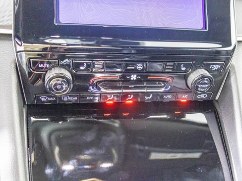 New 2025 Jeep Grand Cherokee Altitude image 23