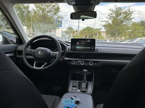 Used 2023 Honda CR-V LX image 10