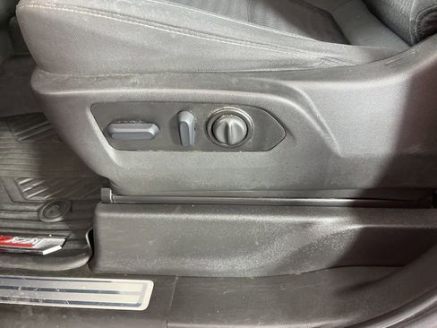 Used 2022 Chevrolet Silverado 1500 RST image 23