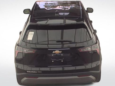 Used 2025 Chevrolet Equinox LT AWD/4WD image 9