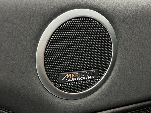 Used 2017 Land Rover Discovery HSE AWD/4WD image 19