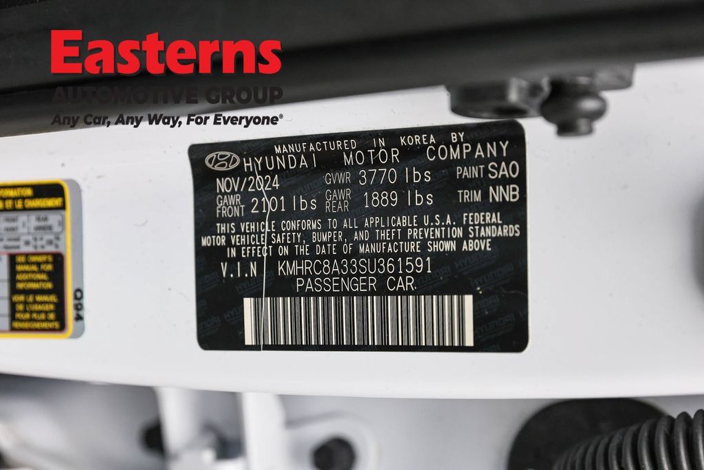 Used 2025 Hyundai Venue Limited FWD image 34
