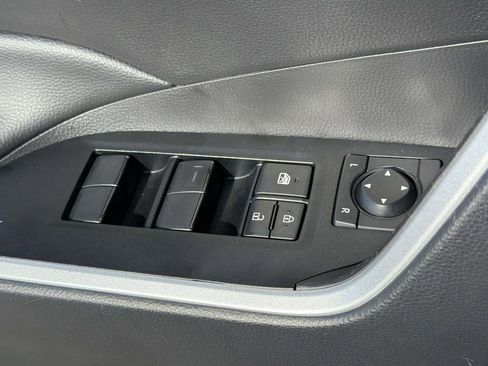 Certified 2025 Toyota RAV4 LE FWD image 24