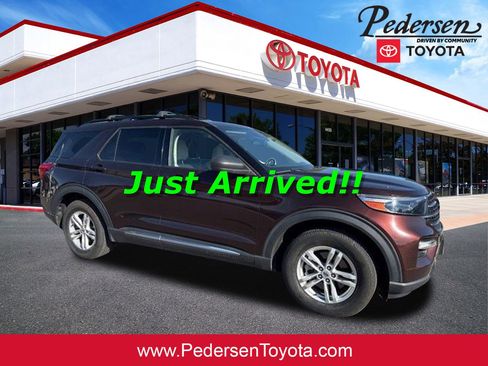 Used 2020 Ford Explorer XLT w/ Equipment Group 202A AWD/4WD image 1