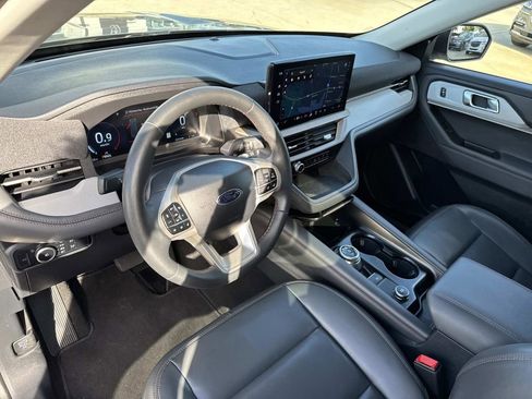 Used 2025 Ford Explorer Active w/ Active Comfort Package image 19