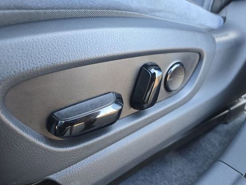 Used 2023 Lexus RZ 450e Premium image 31