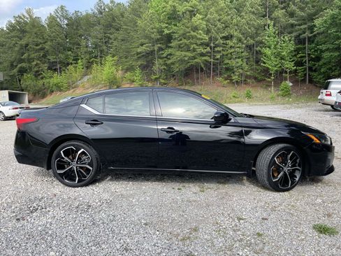 Used 2023 Nissan Altima 2.5 SR w/ SR Premium Package FWD image 21