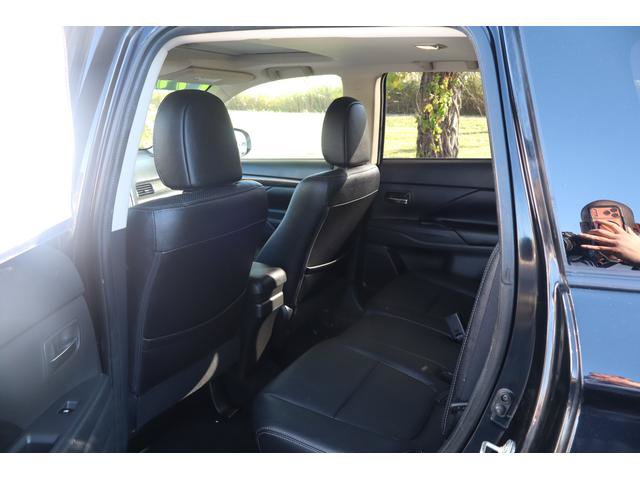 Used 2016 Mitsubishi Outlander SE AWD/4WD image 6