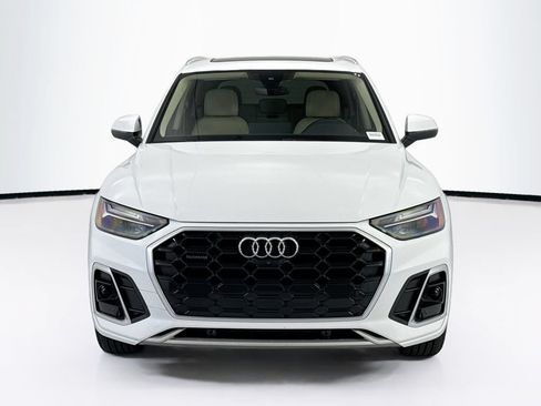 Used 2022 Audi Q5 2.0T Premium Plus w/ Premium Plus Package AWD/4WD image 2