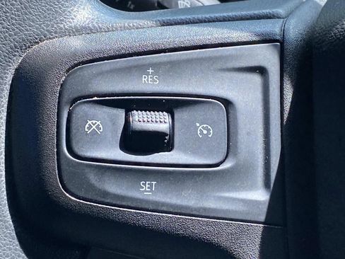 Used 2019 Chevrolet Silverado 1500 Custom w/ Custom Value Package RWD image 21