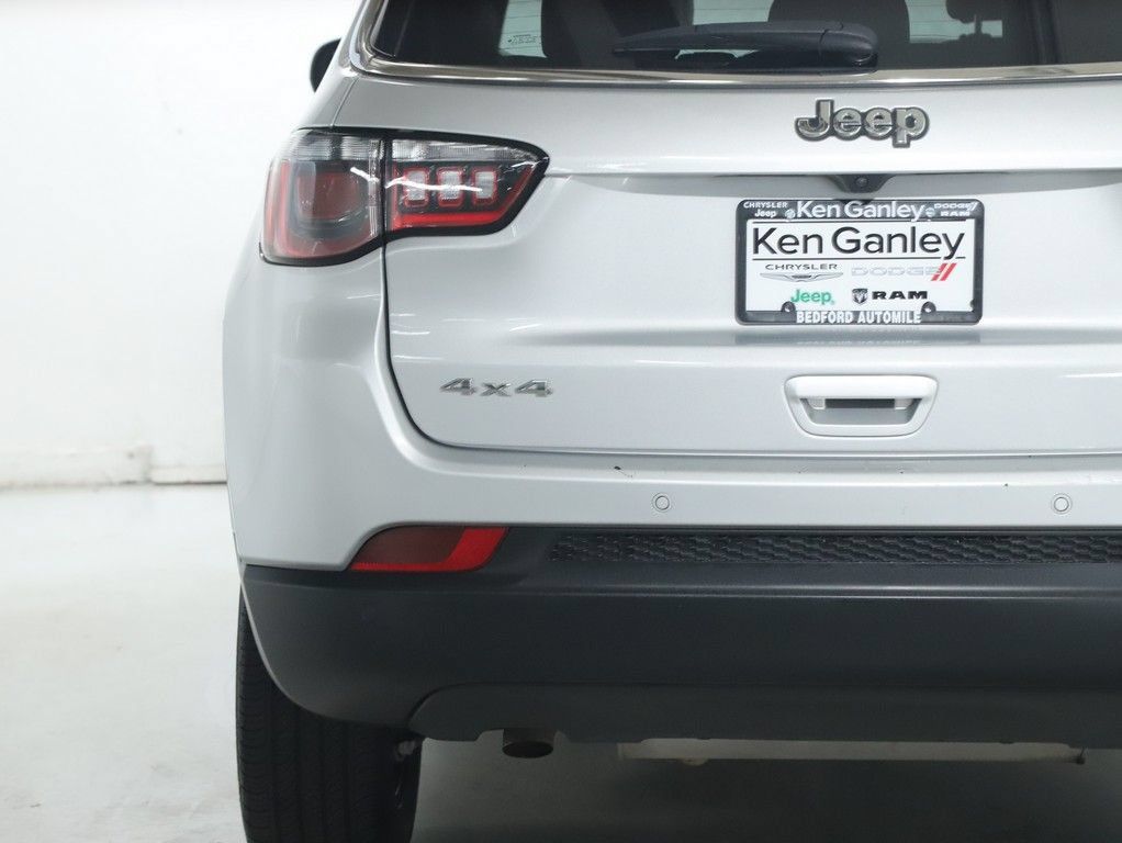Used 2025 Jeep Compass Limited AWD/4WD image 47
