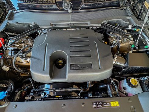 Used 2023 Land Rover Defender 130 X image 34