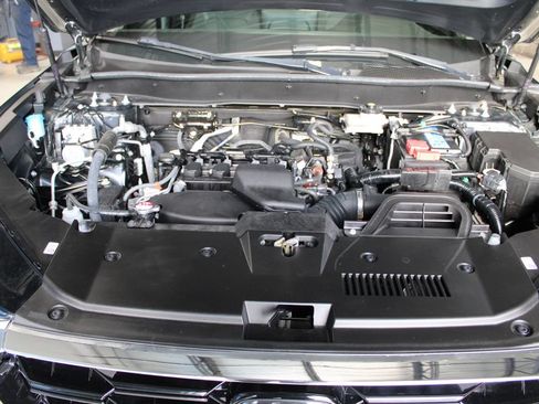 Used 2024 Honda CR-V EX image 8