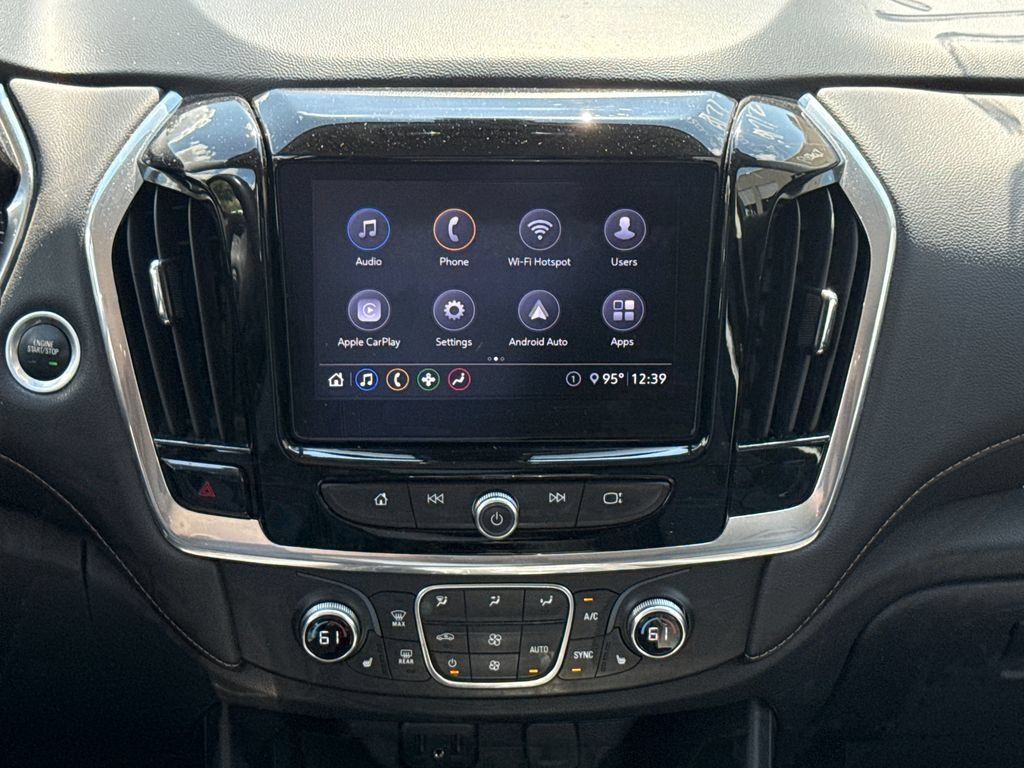 Used 2020 Chevrolet Traverse LT FWD image 11