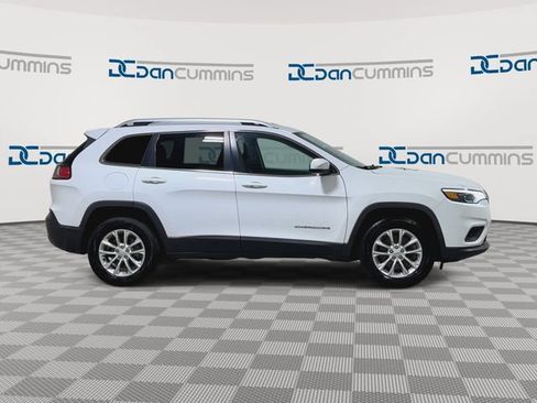 Used 2019 Jeep Cherokee Latitude w/ Popular Appearance Group AWD/4WD image 9
