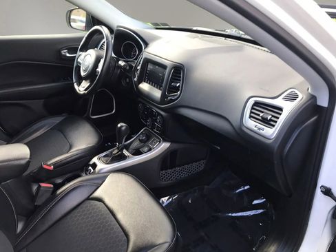 Used 2019 Jeep Compass Latitude w/ Popular Equipment Group AWD/4WD image 45