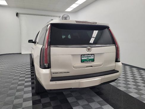 Used 2015 Cadillac Escalade ESV Premium image 6