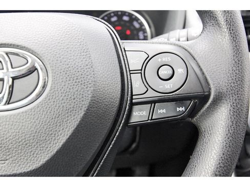Used 2019 Toyota RAV4 XLE w/ Convenience Package FWD image 20