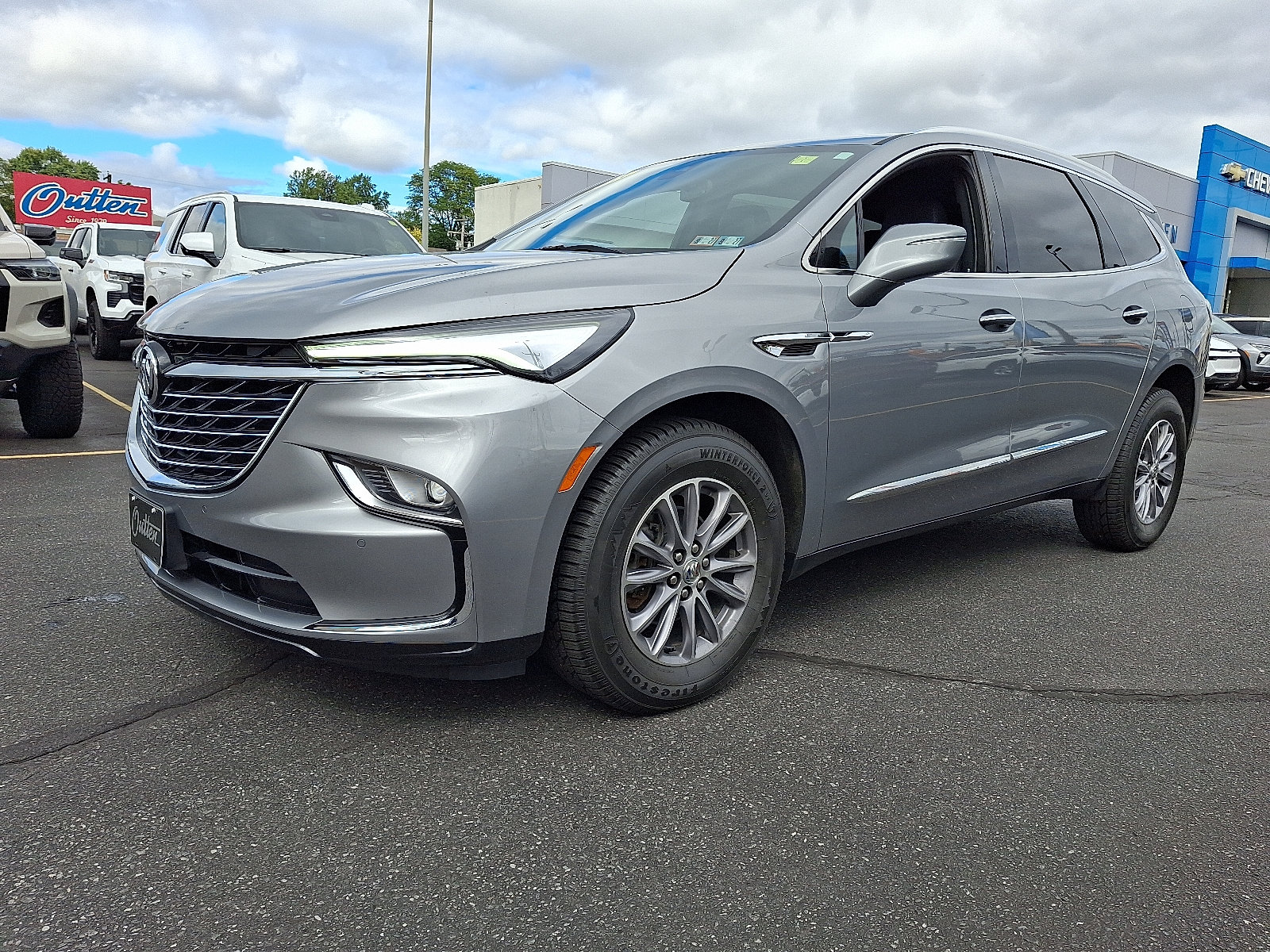 Used 2023 Buick Enclave Essence AWD/4WD image 1