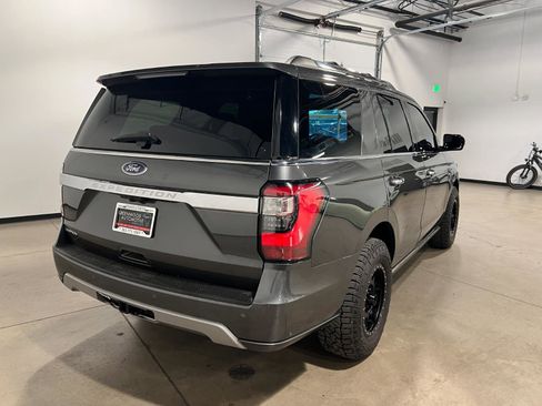 Used 2019 Ford Expedition Limited w/ Equipment Group 301A AWD/4WD image 3
