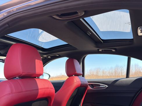 Used 2024 Alfa Romeo Giulia Veloce image 40