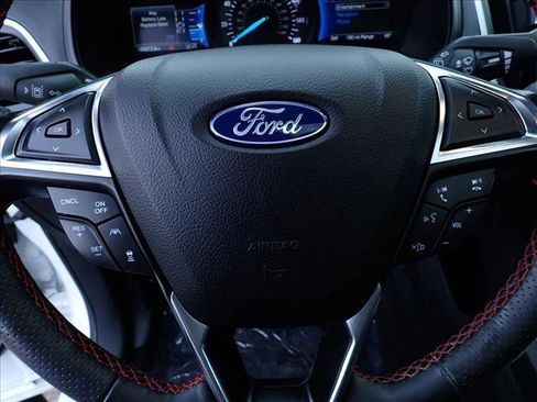 Used 2022 Ford Edge ST-Line AWD/4WD image 18