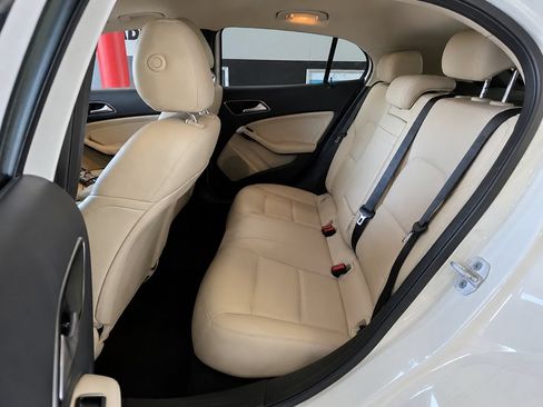 Used 2016 Mercedes-Benz GLA 250 image 11