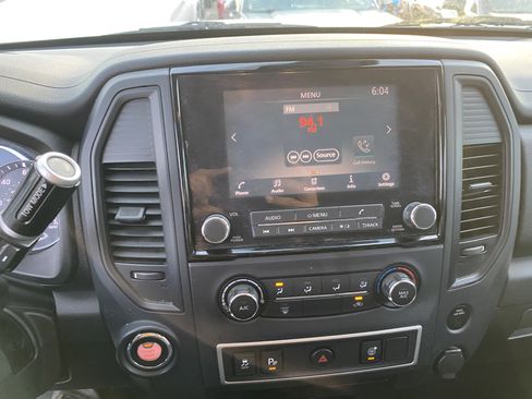 Used 2021 Nissan Titan S image 11