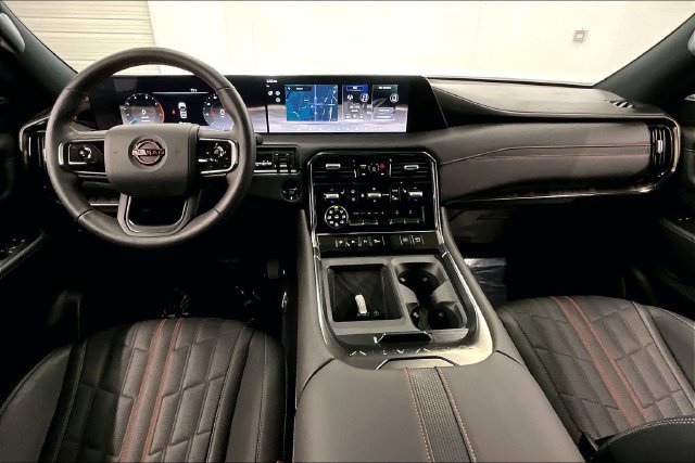 Used 2025 Nissan Armada PRO-4X AWD/4WD image 18