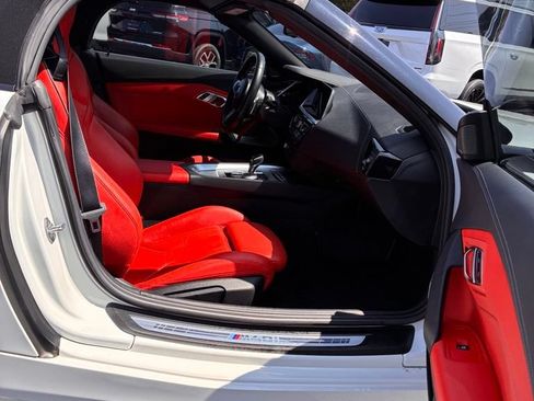Used 2020 BMW Z4 M40i w/ Executive Package RWD image 21