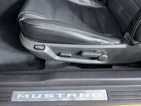 Used 2010 Ford Mustang Coupe image 13