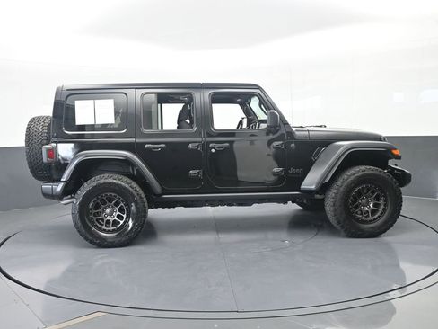 Used 2022 Jeep Wrangler Unlimited Sport w/ Xtreme Recon 35" Tire Package AWD/4WD image 7