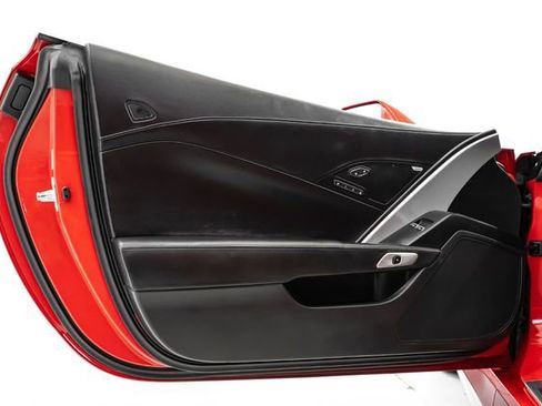 Used 2015 Chevrolet Corvette Z06 w/ 3LZ Preferred Equipment Group image 19