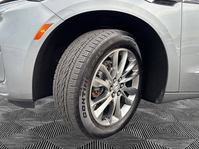 Used 2024 Buick Enclave Avenir w/ Avenir Technology Package AWD/4WD image 29