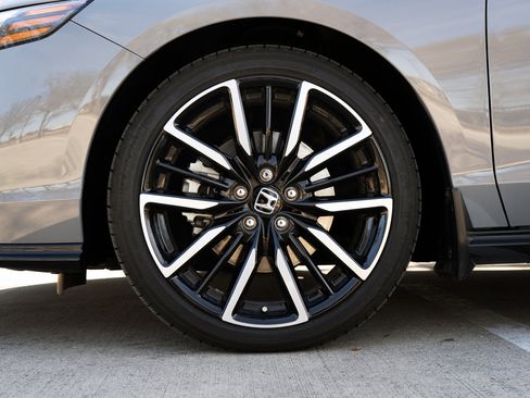 Used 2025 Honda Accord Touring image 14