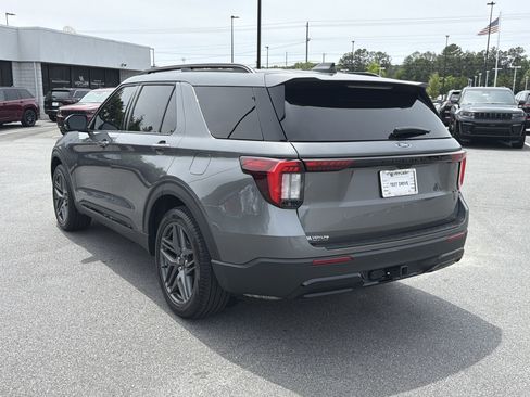Used 2025 Ford Explorer ST-Line w/ Premium Package RWD image 6