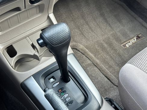 Used 2005 Toyota RAV4 Base image 21