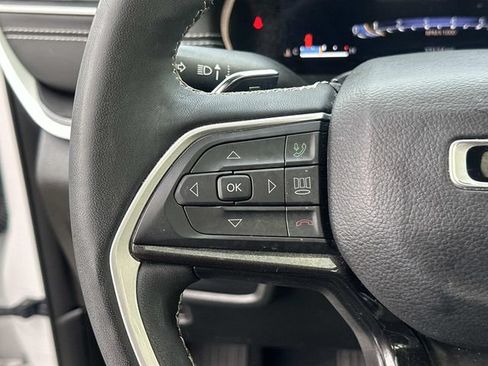 Used 2023 Jeep Grand Cherokee L Laredo AWD/4WD image 30
