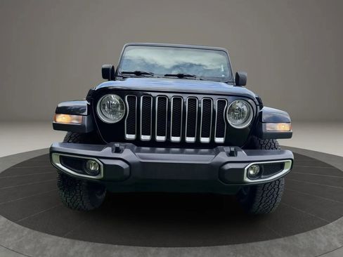 Used 2019 Jeep Wrangler Unlimited Sahara AWD/4WD image 8