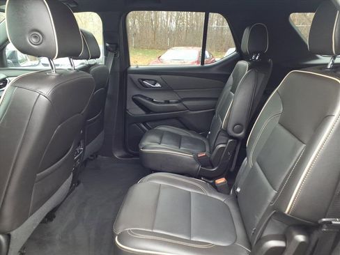 Used 2023 Chevrolet Traverse Premier w/ Redline Edition image 17