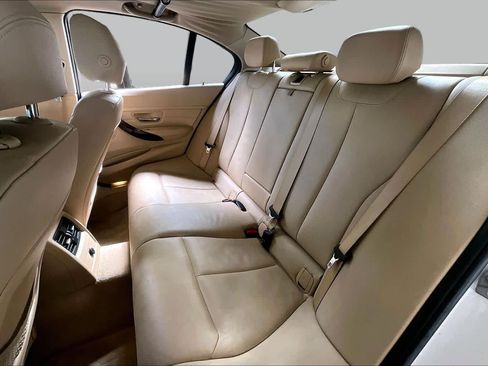 Used 2013 BMW 328i Sedan RWD image 18