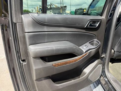 Used 2016 Chevrolet Suburban LS RWD image 29