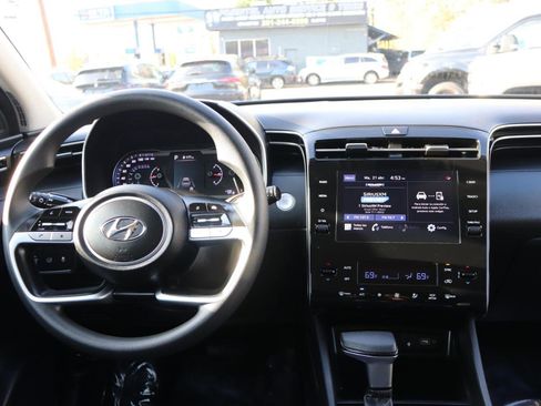 Used 2024 Hyundai Tucson SEL FWD image 17