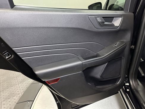 Used 2022 Ford Escape SE w/ Convenience Package image 30