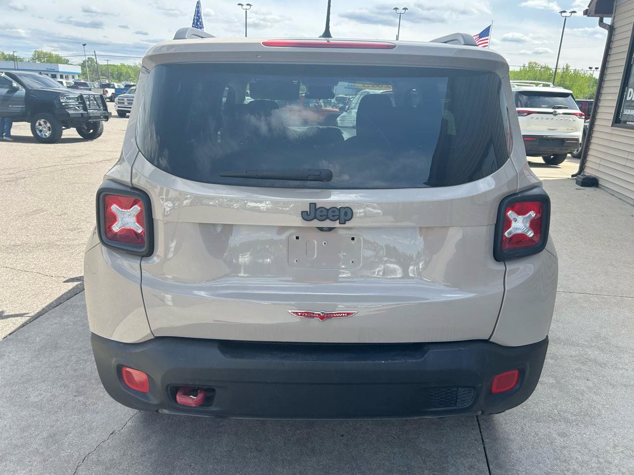 Used 2015 Jeep Renegade Trailhawk w/ Popular Equipment Group AWD/4WD image 6